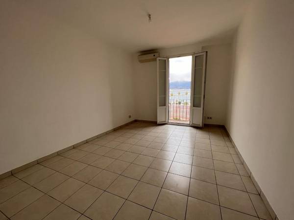 Location / Appartement 2 pièces de 44 m², Ajaccio, 16 Rue Fesch / Photo 2