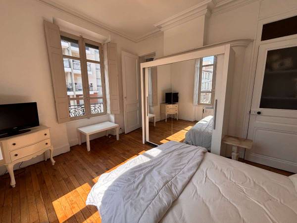 Colocation / Appartement 3 pièces de 49 m², Villeurbanne, Rue du 4 Août 1789 / Photo 2