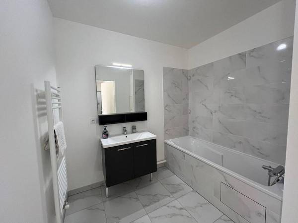 Colocation / Appartement 5 pièces de 102 m², Asnières-sur-Seine, Rue Henri Bergson / Photo 9
