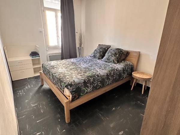Colocation / Appartement 3 pièces de 94 m², Marseille, Rue Pierre Roche / Photo 2