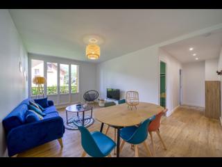 Colocation / Appartement 6 pièces de 74 m², Fontaine, Avenue Lenine