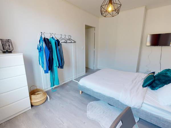 Colocation / Appartement 5 pièces de 72 m², Villeurbanne, Cours Emile Zola / Photo 2