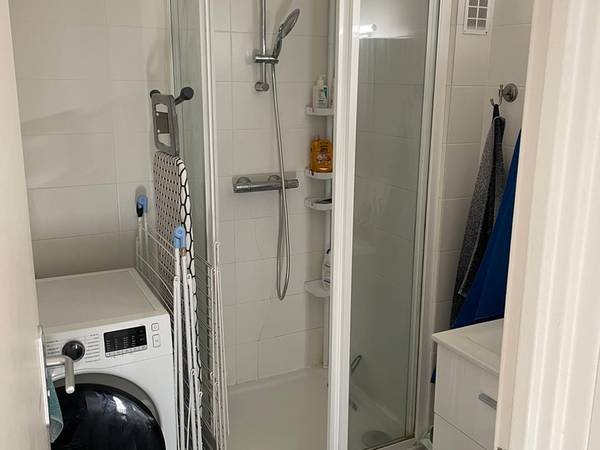 Colocation / Immeuble 2 pièces de 50 m², Paris, Rue Petit / Photo 2