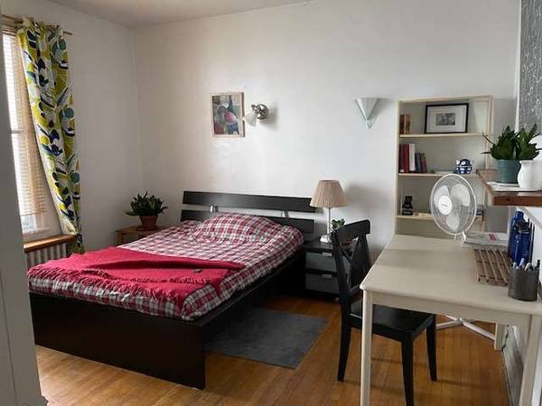 Colocation / Appartement 7 pièces de 850 m², Montréal, Rue Waverly / Photo 2