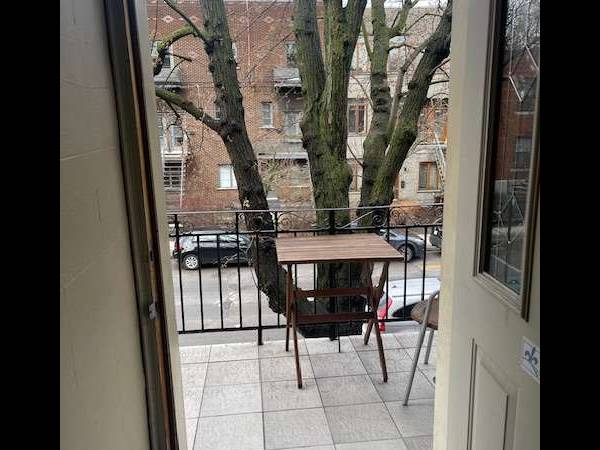 Colocation / Appartement 7 pièces de 850 m², Montréal, Rue Waverly / Photo 8