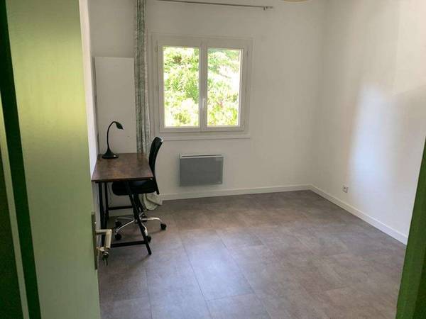 Colocation / Appartement 4 pièces de 79 m², Valence, Rue Faventines / Photo 2