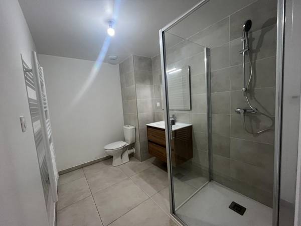 Location / Studio de 32 m², Ajaccio, Rce Les Terrasses de Bodiccione D2 / Photo 8