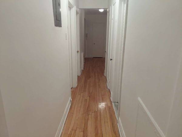 Colocation / Appartement 4 pièces de 90 m², Montréal / Photo 2