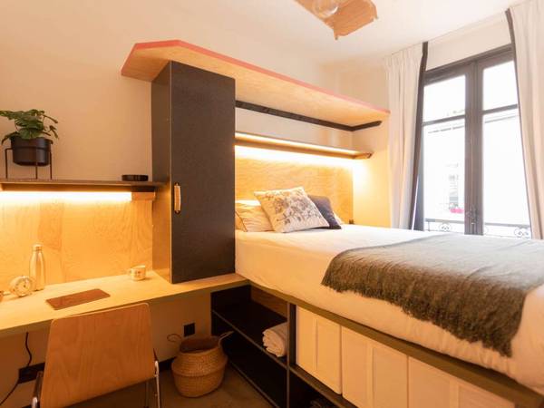 Colocation / Maison 10 pièces de 217 m², Paris, Rue de l'Industrie / Photo 2