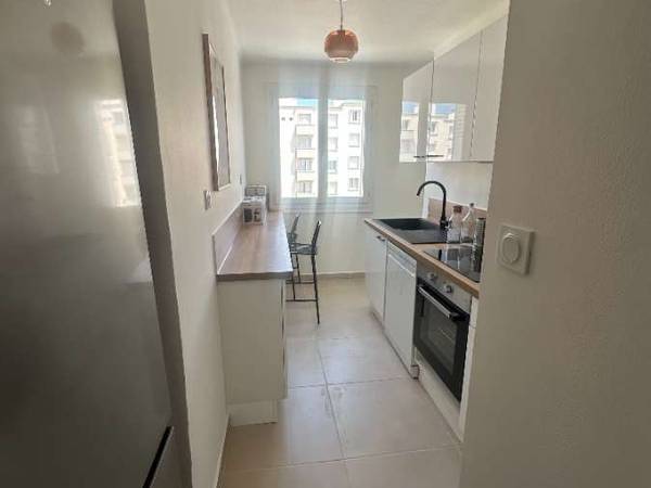 Colocation / Appartement 4 pièces de 65 m², Marseille, Boulevard Chave / Photo 2