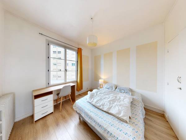 Colocation / Appartement 7 pièces de 146 m², Poitiers, Rue de l'Intendant le Nain / Photo 2