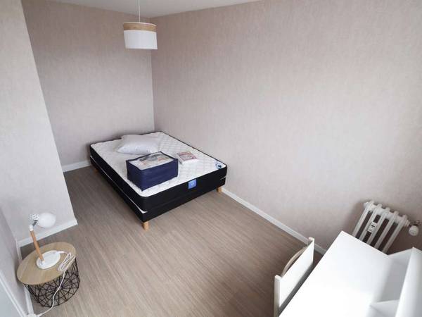 Colocation / Appartement 4 pièces de 75 m², Le Havre, Rue Ferrer / Photo 3