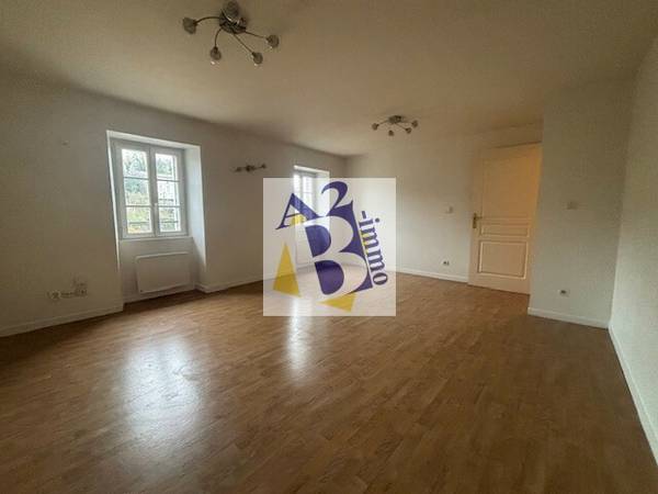 Location / Appartement 2 pièces de 41 m², Angoulême, Rue de Paris / Photo 2