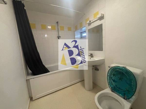 Location / Appartement 2 pièces de 41 m², Angoulême, Rue de Paris / Photo 8