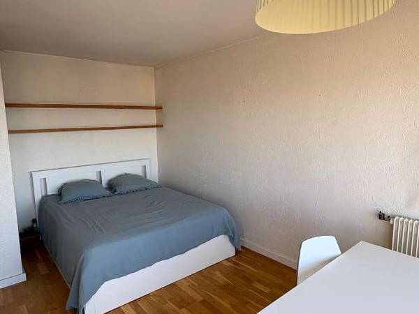 Colocation / Appartement 2 pièces de 45 m², Paris, Rue du Soleil / Photo 2