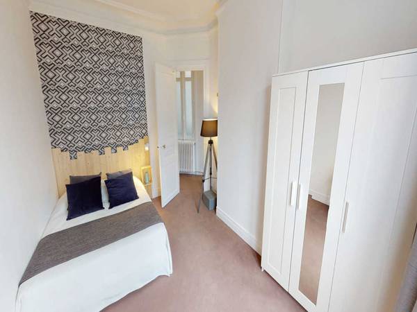 Colocation / Appartement 7 pièces de 190 m², Paris, Boulevard Malesherbes - Bat A / Photo 2