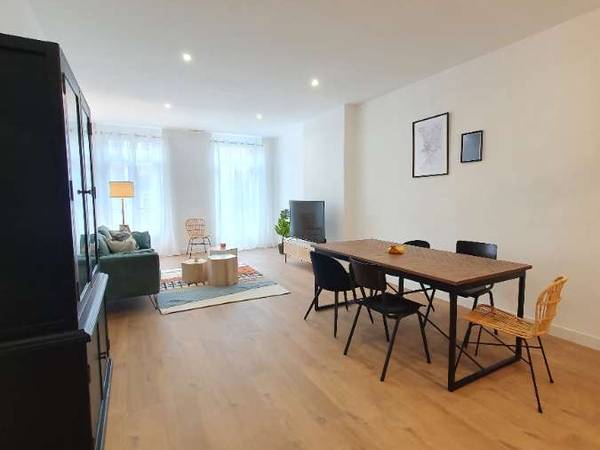 Coliving / Appartement 6 pièces de 138 m², Marseille, Rue Montgrand / Photo 2