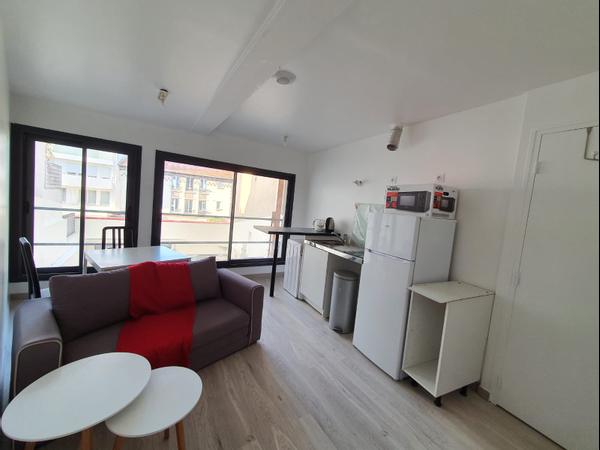 Location / Hôtel particulier 2 pièces de 30 m², Issy-les-Moulineaux, Boulevard Rodin / Photo 9