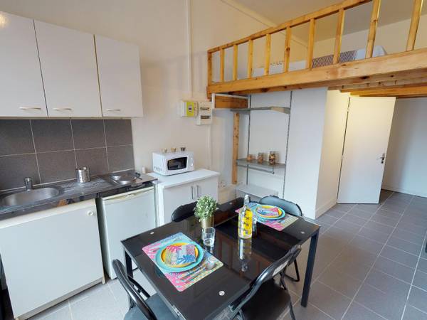 Location / Appartement 1 pièce de 21 m², Lyon, Bis Rue Salomon Reinach / Photo 2