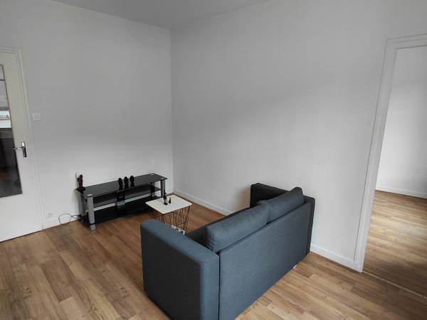 Location / Appartement 2 pièces de 42 m², Saint-Étienne, Rue Louis Soulié / Photo 2