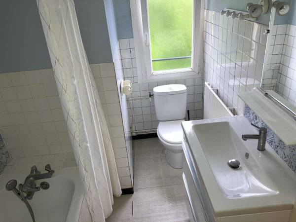 Chambre chez l'habitant / Maison 8 pièces de 125 m², Ambarès-et-Lagrave, Rue Jean Jaurès / Photo 2