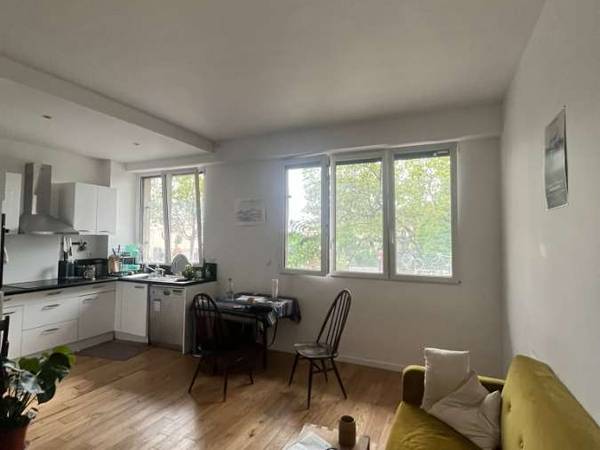 Sous-location / Appartement 2 pièces de 65 m², Paris, Rue de l'Ermitage / Photo 3