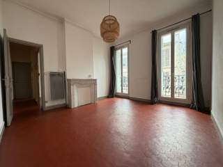 Affitto / 5 rooms apartment · 82 m², Marseille, Rue Breteuil