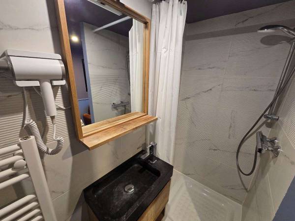 Location / Studio de 17 m², Issy-les-Moulineaux, Rue du Viaduc / Photo 1