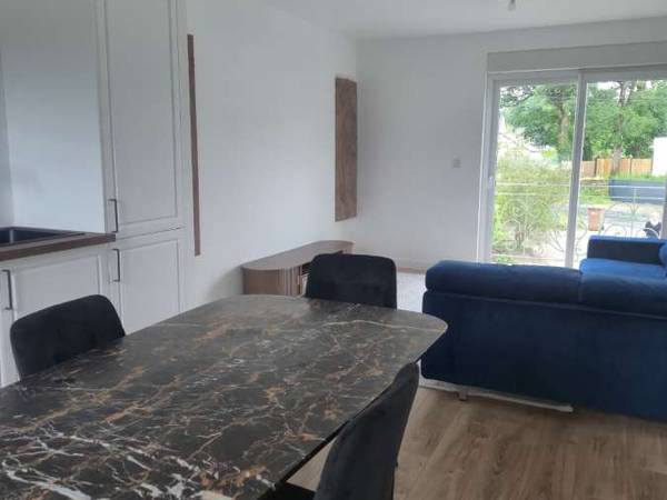 Colocation / Appartement 5 pièces de 120 m², Redon, Rue de Cotio / Photo 2