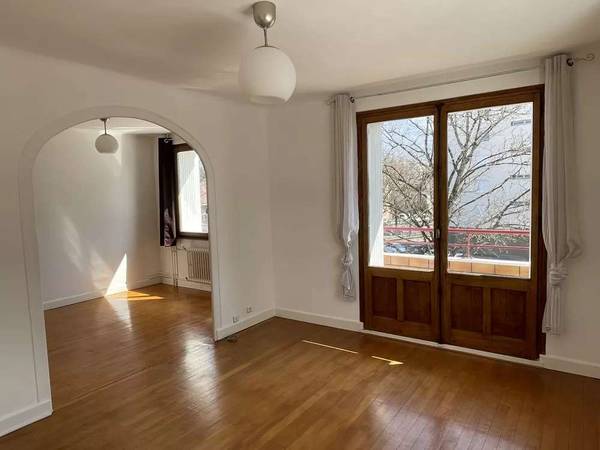 Location / Appartement 3 pièces de 78 m², Annecy, Avenue de Novel / Photo 2