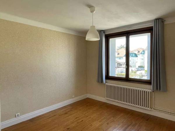 Location / Appartement 3 pièces de 78 m², Annecy, Avenue de Novel / Photo 6