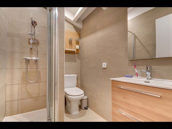 Coliving / Maison 10 pièces de 300 m², Gennevilliers / Photo 2