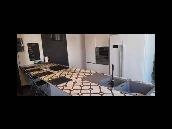 Colocation / Appartement 4 pièces de 9 m², Charleroi, Rue des Glacières / Photo 2