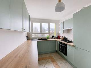 Colocation / 5 rooms apartment · 89 m², Laval, Avenue Bonaparte