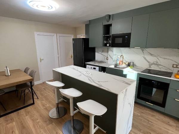 Colocation / Appartement 5 pièces de 80 m², Saint-Denis, Place de l'Ermitage / Photo 2