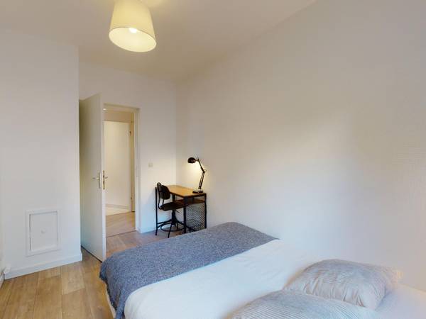 Colocation / Appartement 5 pièces de 86 m², Lyon, Rue de la Madeleine / Photo 2