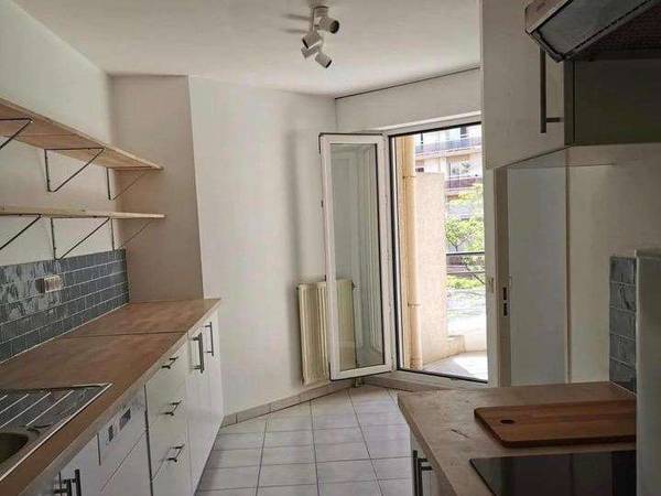 Colocation / Appartement 3 pièces de 80 m², Marseille, Rue de Lodi / Photo 4