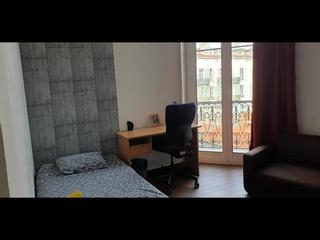 Flatsharing / Flat, Nice