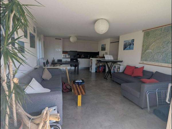 Colocation / Appartement 5 pièces de 100 m², Chavannes-près-Renens, Avenue de la Gare / Photo 2