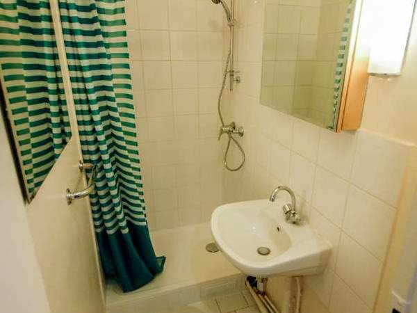 Colocation / Appartement 1 pièce de 50 m², Paris, Rue Duvivier / Photo 2