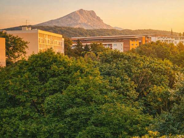 Colocation / Appartement 3 pièces de 60 m², Aix-en-Provence, Rue de Valcros / Photo 2