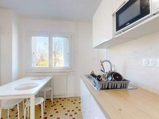 Colocation / Appartement 5 pièces de 85 m², Vénissieux, Rue Léo Lagrange