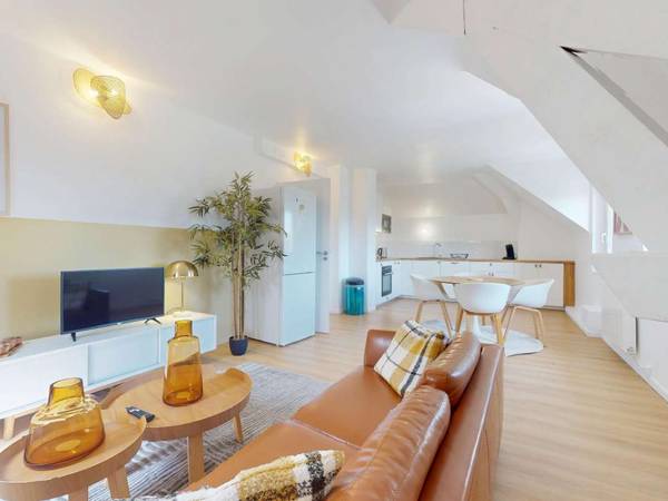 Colocation / Appartement 5 pièces de 115 m², Ambilly, Rue Louis Armand / Photo 2