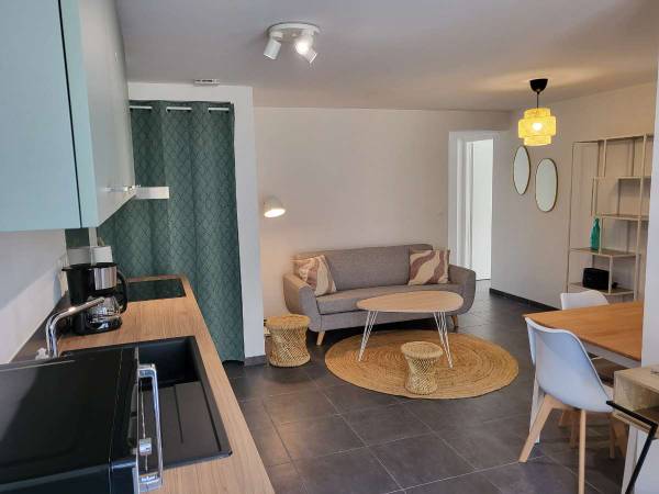 Colocation / Appartement 4 pièces de 80 m², Pessac, Avenue de Canéjan / Photo 1