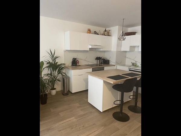 Colocation / Immeuble 1 pièce de 62 m², Saint-Denis, Rue Pleyel / Photo 2
