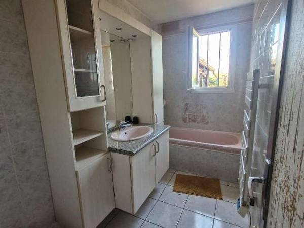 Chambre chez l'habitant / Maison 8 pièces de 120 m², Angers, Rue de Champagne / Photo 2