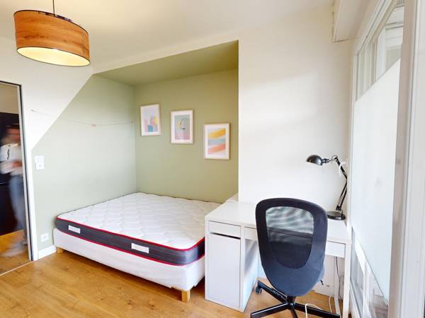 Colocation / Appartement 4 pièces de 70 m², Talence, Place Charles de Gaulle / Photo 2