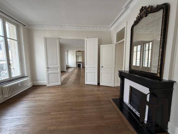 Location / Appartement 4 pièces de 132 m², Nancy, Rue des Tiercelins / Photo 2