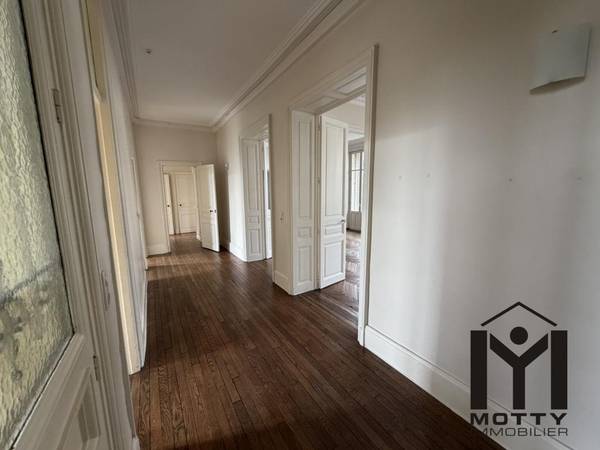 Location / Appartement 4 pièces de 132 m², Nancy, Rue des Tiercelins / Photo 12