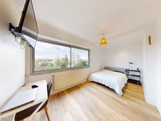 Room share, 5 rooms apartment, Cenon